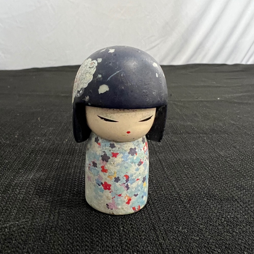 Kimmidoll Hikari Mini Figurineโ Blue Floral Japanese Kokeshi Style Doll 2.5 Inch
